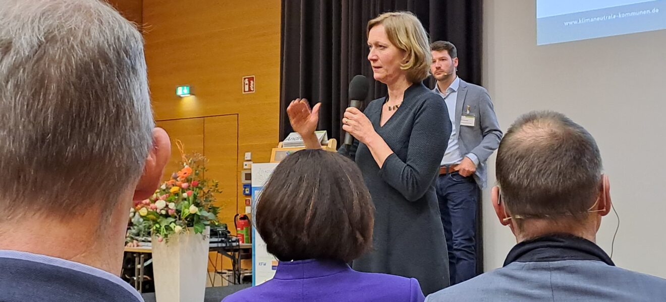 BU: BDEW-Vorsitzende Kerstin Andreae skizzierte Herausforderungen und Chancen der Energiewirtschaft in der Zeitenwende.