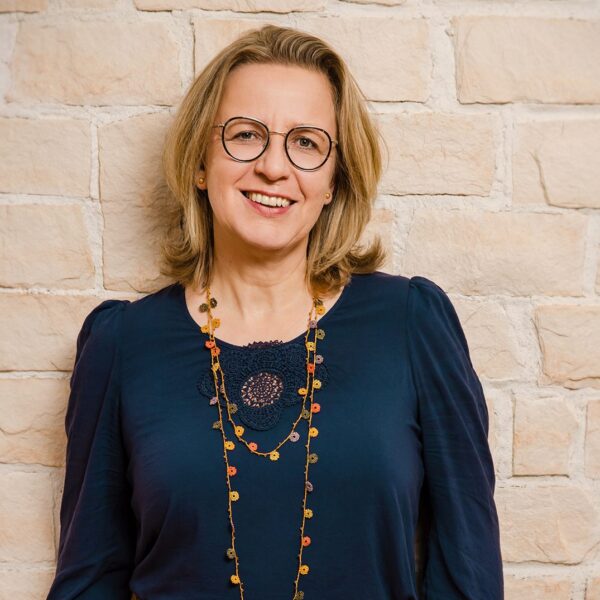 Portrait Ute Fischer-Gäde, Stadtsenatorin Rostock