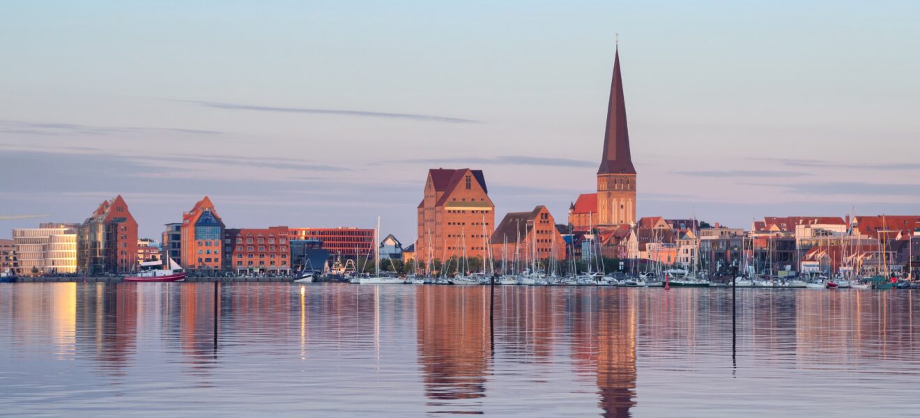 Rostocker Skyline mit Petrikirche
