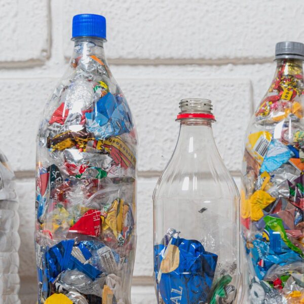 PET Falschen mit Abfall aus Plastik