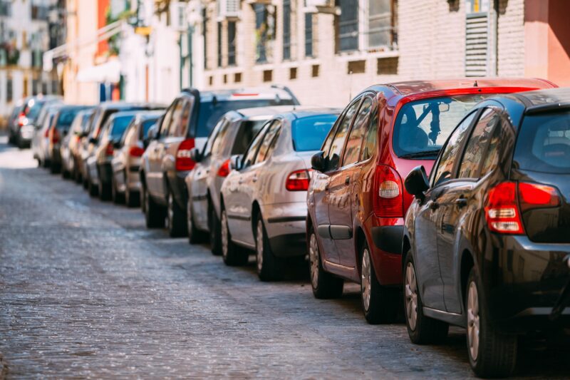 Wenig Parkplatzalternativen in der Stadt