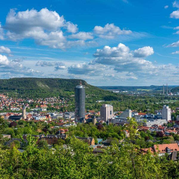 Blick über Jena, Thüringen, an einem warmen Sommertag