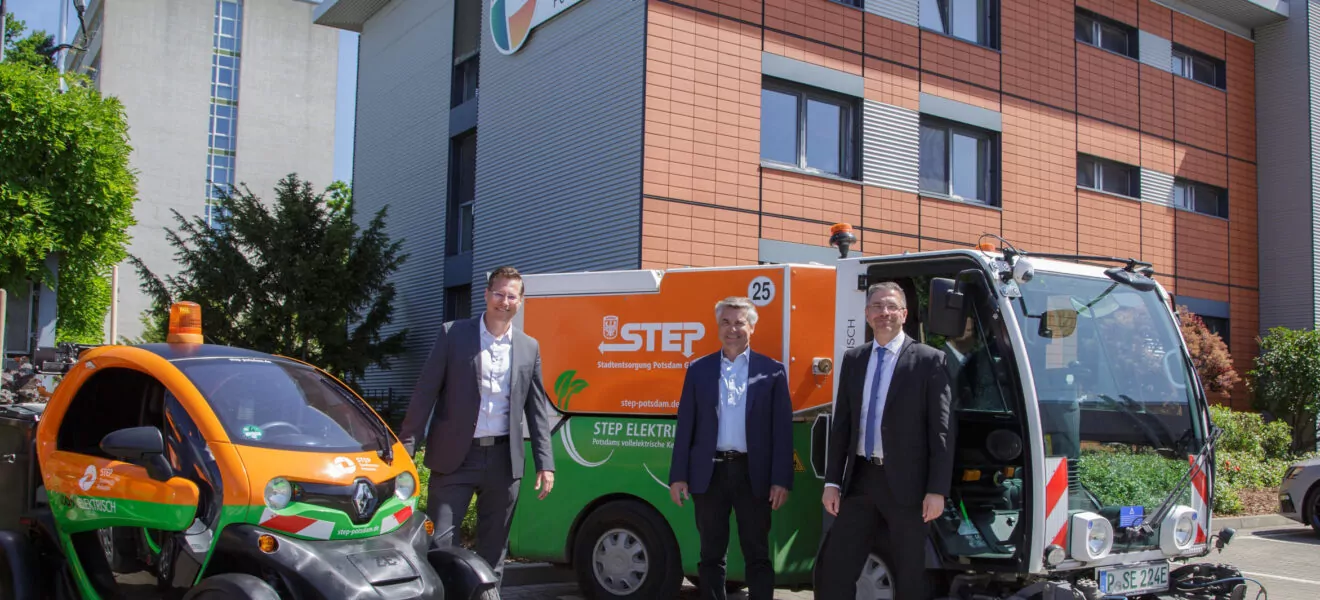 Potsdams Oberbürgermeister Mike Schubert (r.) und die STEP-Geschäftsführer Florian Freitag und Burkhardt Greiff. 