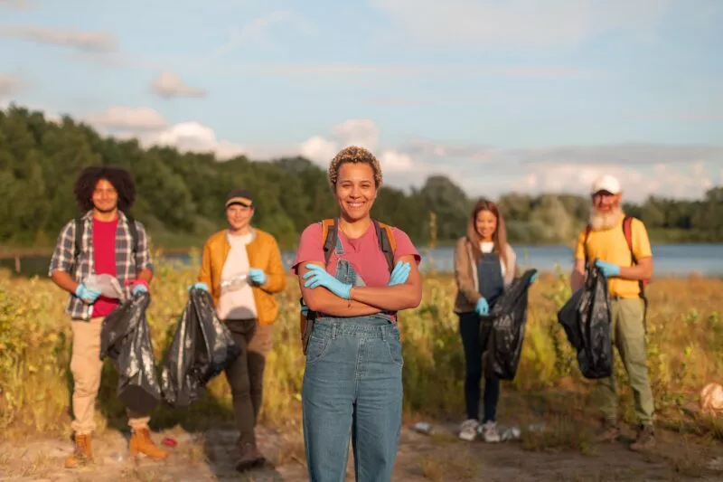 Freiwillige im Einsatz beim Earth-Day 2025