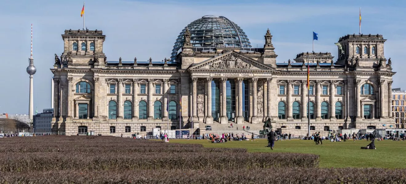 Bundestag Berlin zum Koalitionsvertrag 2025
